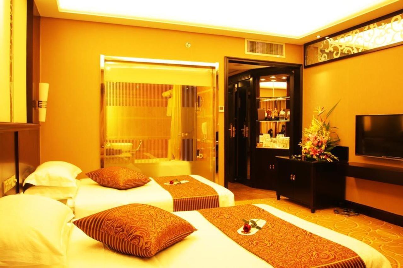 Green Land Hotel Kunming Bagian luar foto