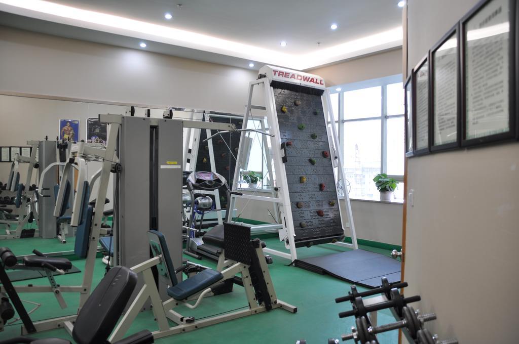 Green Land Hotel Kunming Bagian luar foto